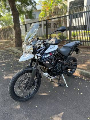 TRIUMPH TIGER 800 XCX TRIUMPH TIGER 800 XCX